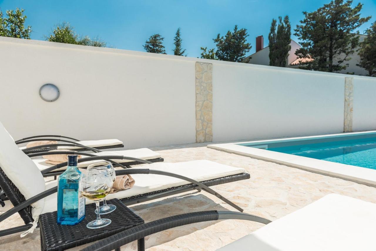 Villa Star 4 Luxury Apartment With A Pool Novalja Exterior photo